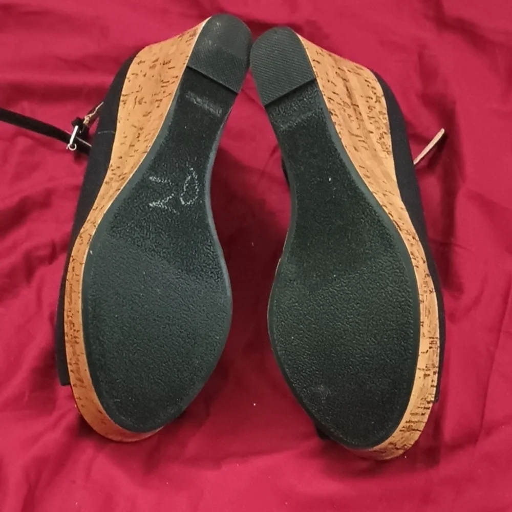 Report Black Wedge Sandals Size 7.5 W Woman's Sexy Professional Spring Summer👠